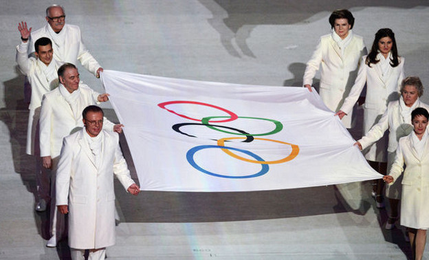 Вот новый поворот: может всем олимпийцам стоит выступать под флагом Олимпийских игр?