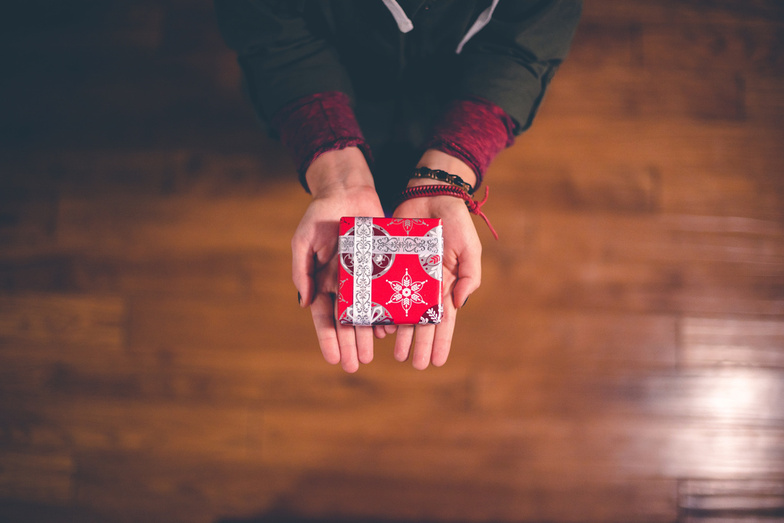 Прыгаем в Новый год и мастерим подарки незнакомцам. 7 способов загадать желание в новогоднюю ночь