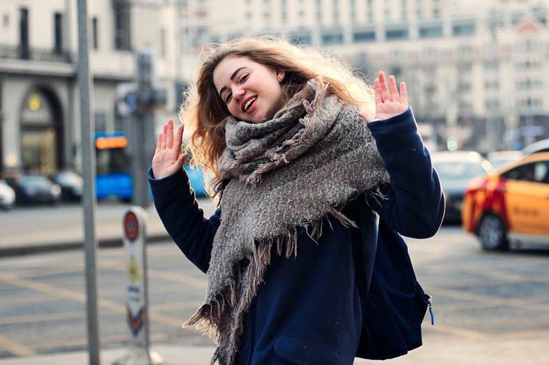 Лиза Анохина: «На кировских дорогах я чувствую себя неуверенно на каблуках, поэтому не рискую»