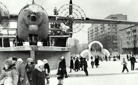 Новогодний Киров в советские годы и сейчас. Где в городе раньше наряжали ёлку и ставили горки