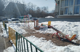 В Госдуме предложили ставить камеры на детских площадках