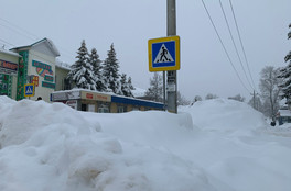 Водоканал Кирова очищает колодцы и гидранты от снега круглосуточно