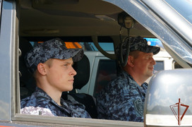 Росгвардейцы задержали кировчанина, укравшего бутылку ликера