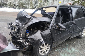 В Свечинском районе столкнулись две легковушки, пострадали четыре человека