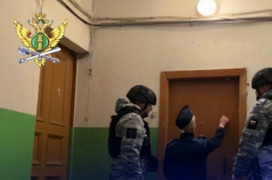 В Кирове судебные приставы выселили мать и сына из квартиры за долги по кредиту