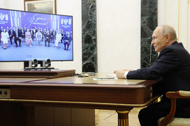 Педагог из Кирово-Чепецка встретилась с Путиным по видеосвязи