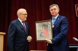 Губернатор Александр Соколов поздравил Заксобрание Кировской области с 30-летием