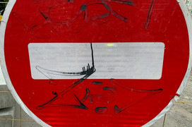 В центре Кирова перекрыли улицу из-за прорыва на теплосетях