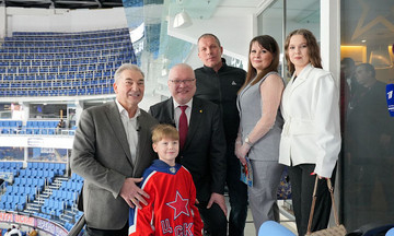 Юный хоккеист из Кирова встретился с Владиславом Третьяком