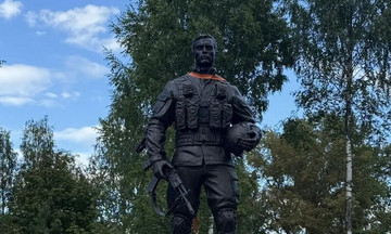 На Аллее Славы в Кирове установили скульптуру солдата