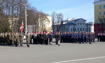 Более 100 юнармейцев репетируют парад на Театральной площади в Кирове