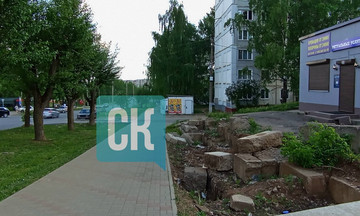На юго-западе Кирова родители боятся за детей из-за огромной ямы
