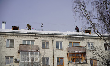 В Кировской области после прокурорских проверок расчистили больше 2 тысяч крыш
