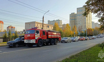 В Свечинском районе при пожаре сгорели крыша и надворные постройки