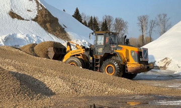 «Гордормостстрой» начал запасать щебень к дорожному сезону