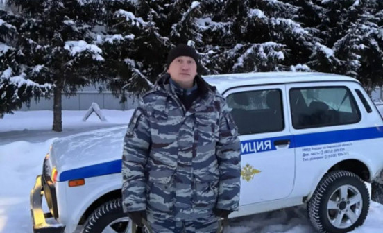 В Кирове полицейский с собакой нашёл в сугробе 80-летнего пропавшего пенсионера