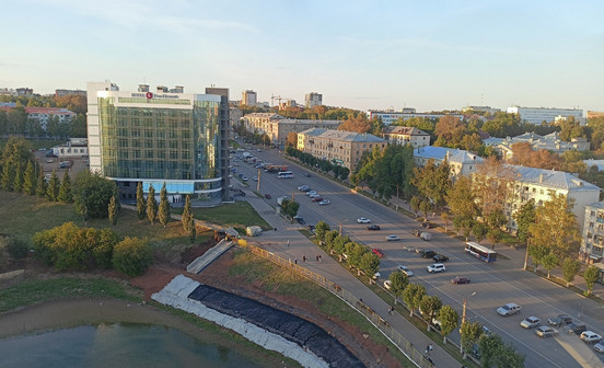 Платная парковка и туристические автобусы: как изменится Октябрьский проспект в Кирове