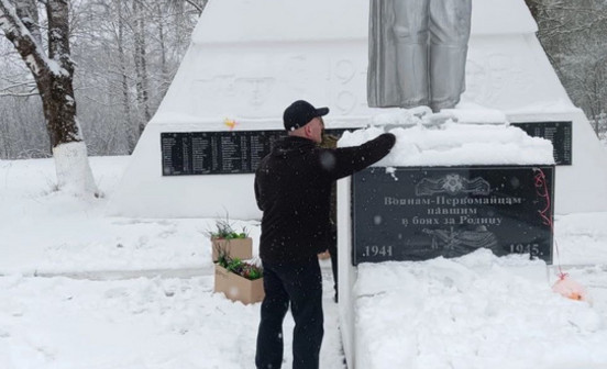 В Слободском начали ремонтировать памятник первомайцам - участникам Великой Отечественной войны