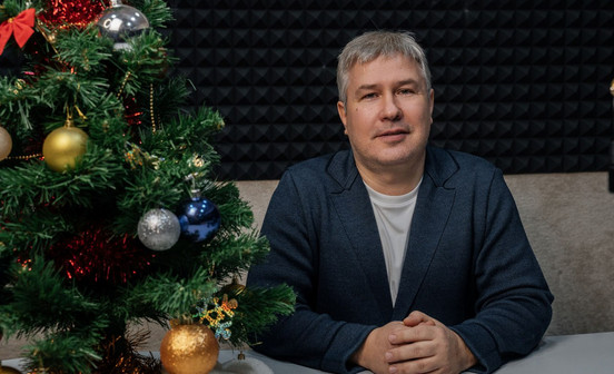 «Работать со страстью, любить своих детей». Александр Осколков в проекте «Не тайный Дед Мороз»