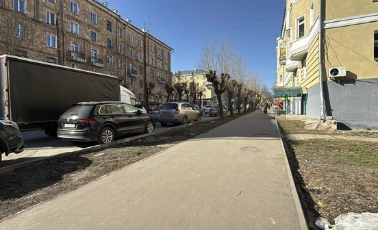 В Кирове подрядчикам выкатили список претензий: трещины, колодцы, бордюры