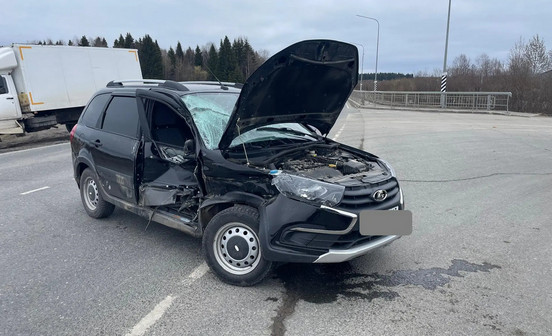 В Омутнинском районе столкнулись «Лада Гранта» и ГАЗ