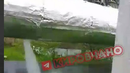 В Кирове на улице Горького прорвало трубу. Происшествие устранили
