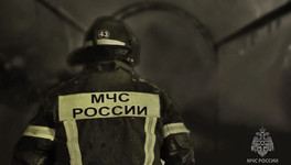 В Опарино загорелся расселенный дом