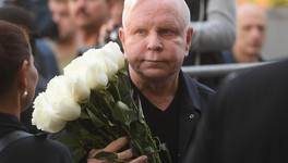 Умер известный российский певец Борис Моисеев