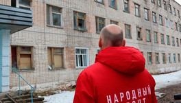 В Кирове подростки облюбовали заброшенный дом