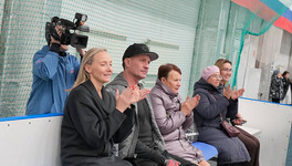 Роман Костомаров и Оксана Домнина посетили спортшколу «Дымка»