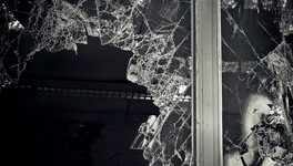 Вор-неудачник, пытаясь пробраться в магазин, упал на стекла от разбитого им же окна