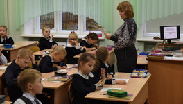 В Кирове из-за отказа вакцинироваться от коронавируса отстранили от работы 22 учителя