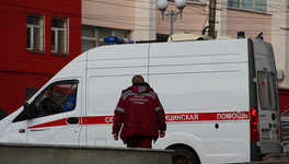 В Кировской области уборщица упала с подоконника и сломала позвоночник