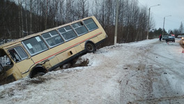 В Кирове «Лада-Калина» столкнулась с автобусом №54: есть пострадавшие