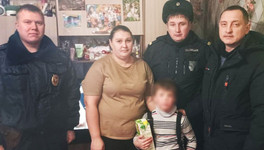 Полицейские навестили мальчика из Нагорска, которого они спасли из снежного плена