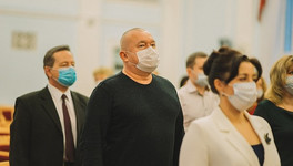 13 кировских медиков получили награду за вклад в борьбу с коронавирусом
