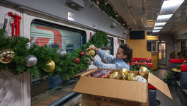 Как готовят поезд Деда Мороза к путешествию по России. Фотолента