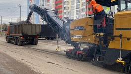 Рабочие начали ремонтировать дорогу на Чистопрудненской