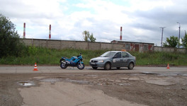 На Луганской водитель такси сбил мотоциклиста