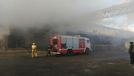 В районе станции Киров-Котласский горел двухэтажный склад