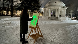 Кировская художница рисует световые картины по вечерам в парках