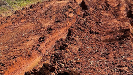 В Кировской области школьники пропускают уроки из-за разбитой дороги