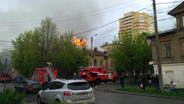 На улице Орловской снова горит «китайский домик» (фото)