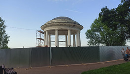 Ротонды и входную группу в Александровский сад восстановят до конца 2023 года