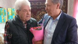 Житель Нагорского района в 90 лет продолжает работать в гараже и на огороде