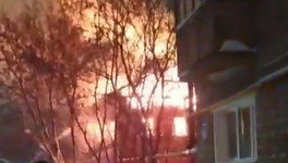 В Кирове в Троллейбусном переулке сгорел дом