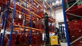 Работа в движении: кто такие приемщики-сдатчики на складе?