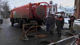 Четыре человека пострадали при прорыве теплотрассы на Казанской