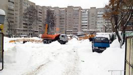 В центре Кирова упала стрела строительного крана