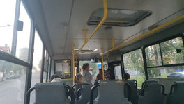 В Кирове пассажирка городского автобуса пострадала после резкого торможения транспорта
